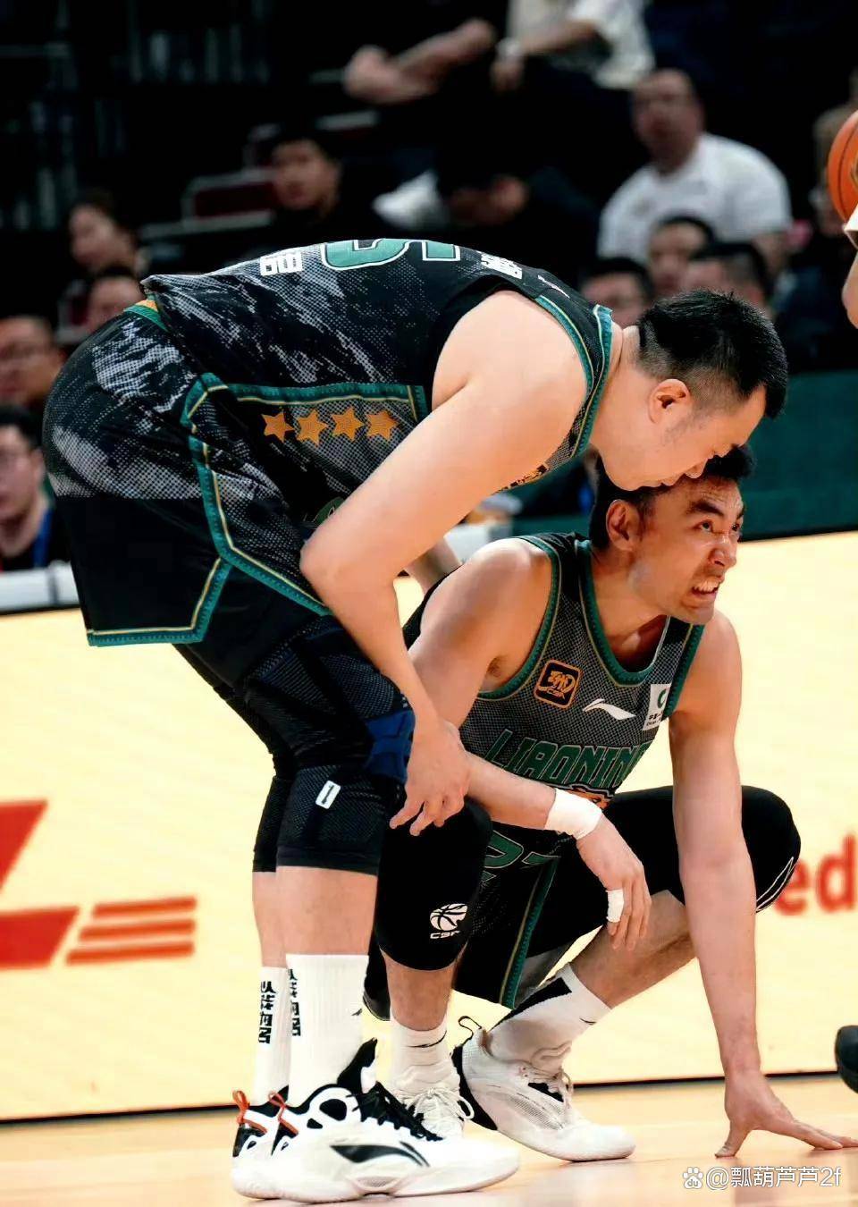 包含广厦男篮赛后伤情更新，志在足总杯名次提升，质疑声仍在，球探报告显示潜力的词条