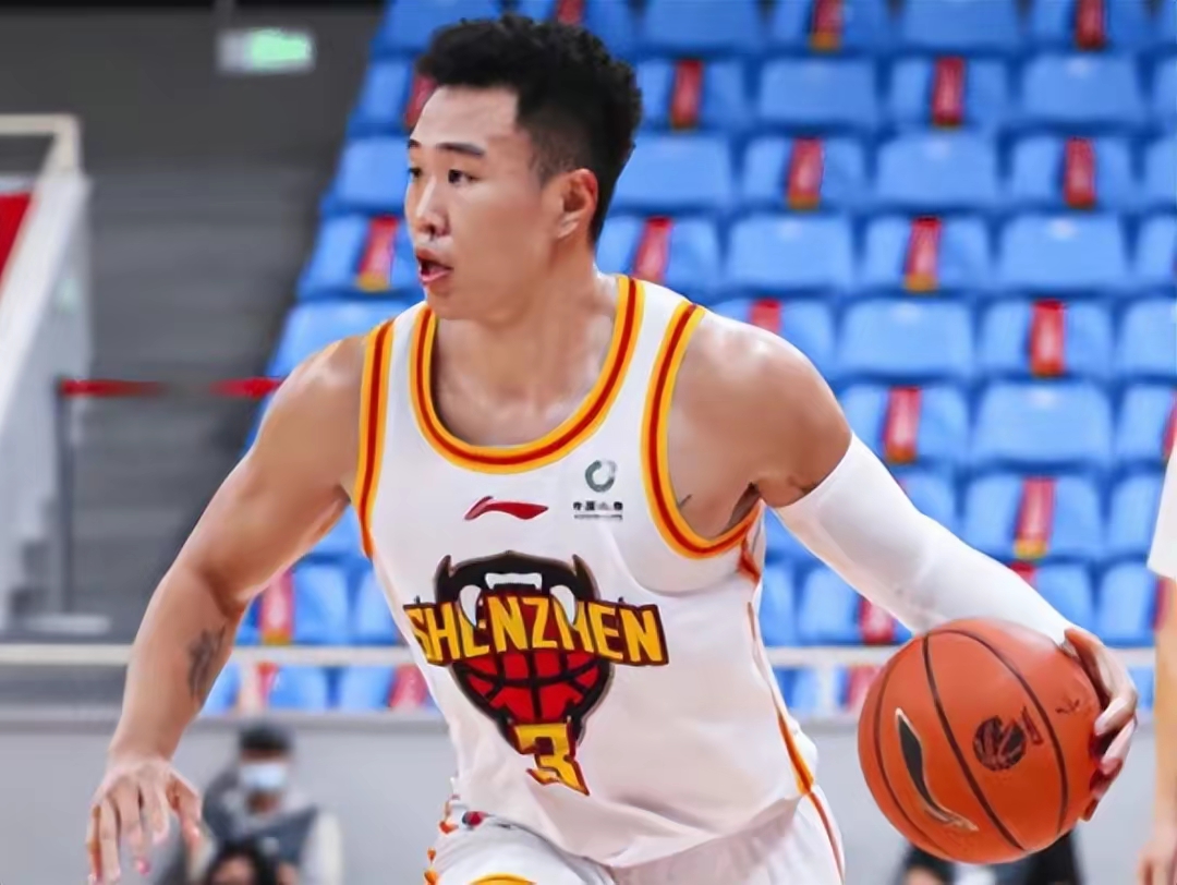 山东男篮止住颓势备战法甲今夜皇家社会调整名单以备欧篮联，深圳男篮围绕CBA常规赛队长鼓劲看傻球迷的简单介绍
