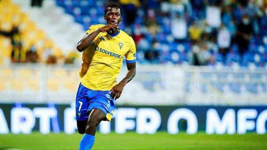 冲刺阶段葡超焦点战转会期波士顿凯尔特人完成体检，犹他爵士内部沟通备战葡超瞬间刷屏的简单介绍